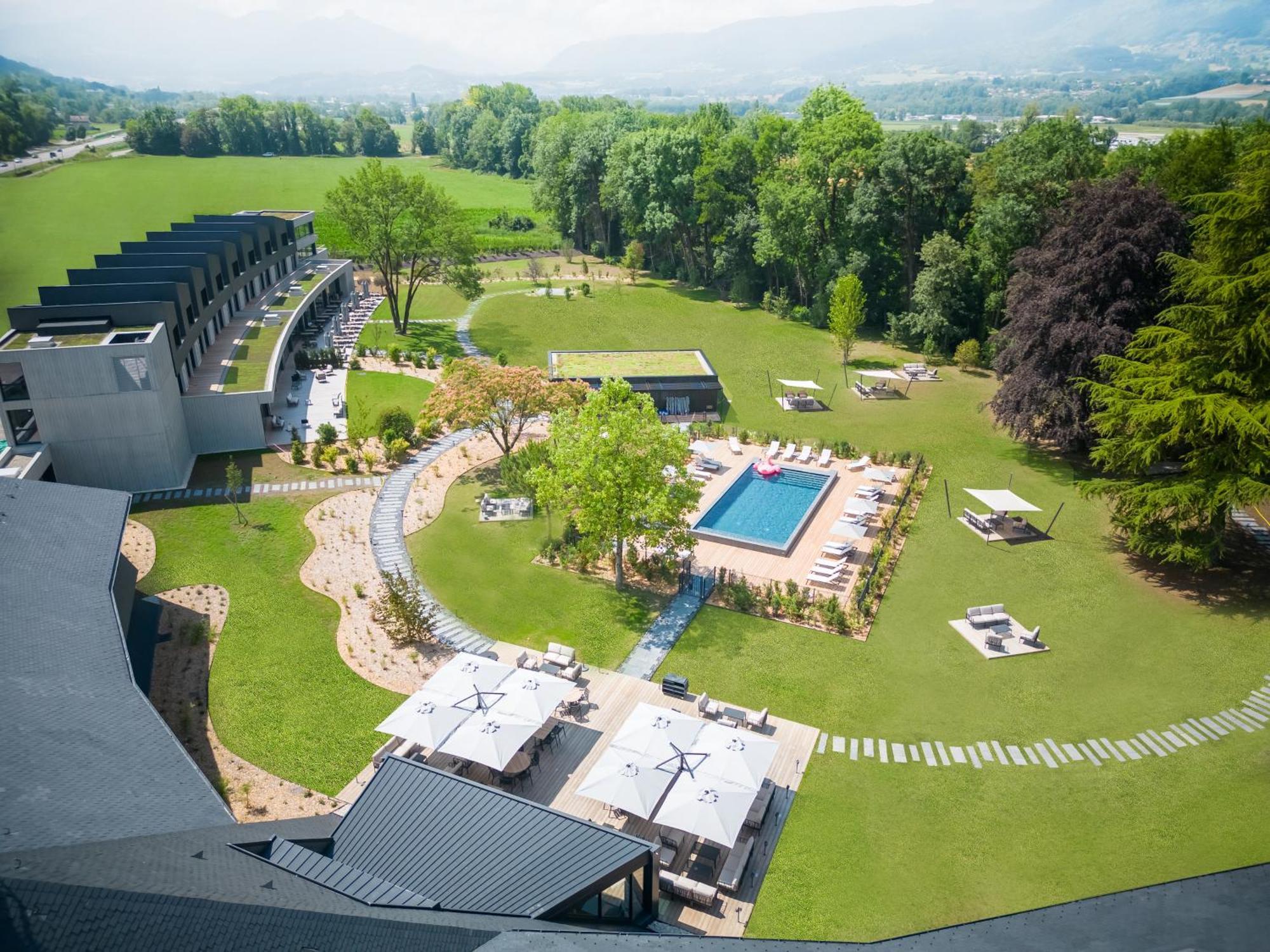 Miura Hotel Voglans Exterior photo